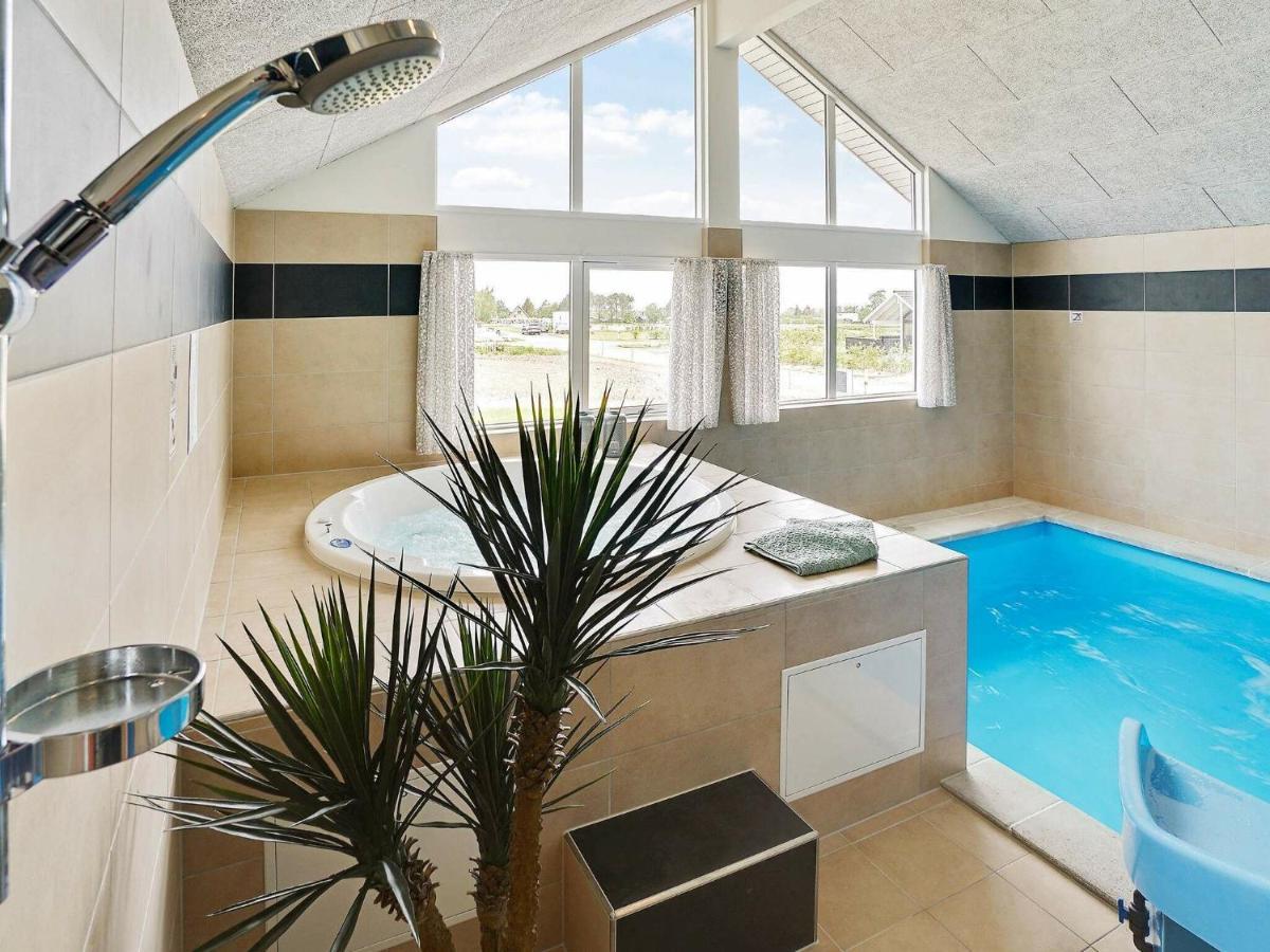 18 Person Holiday Home In Bogense Exteriör bild