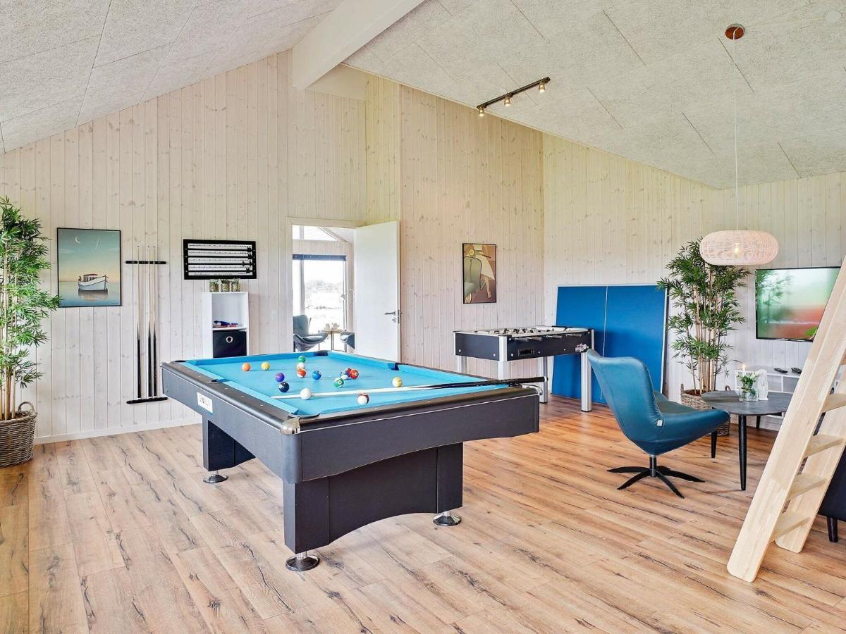 18 Person Holiday Home In Bogense Exteriör bild