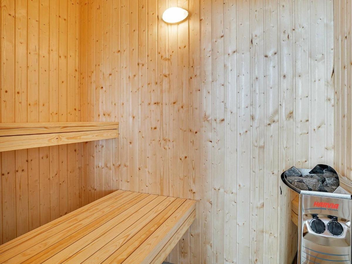18 Person Holiday Home In Bogense Exteriör bild