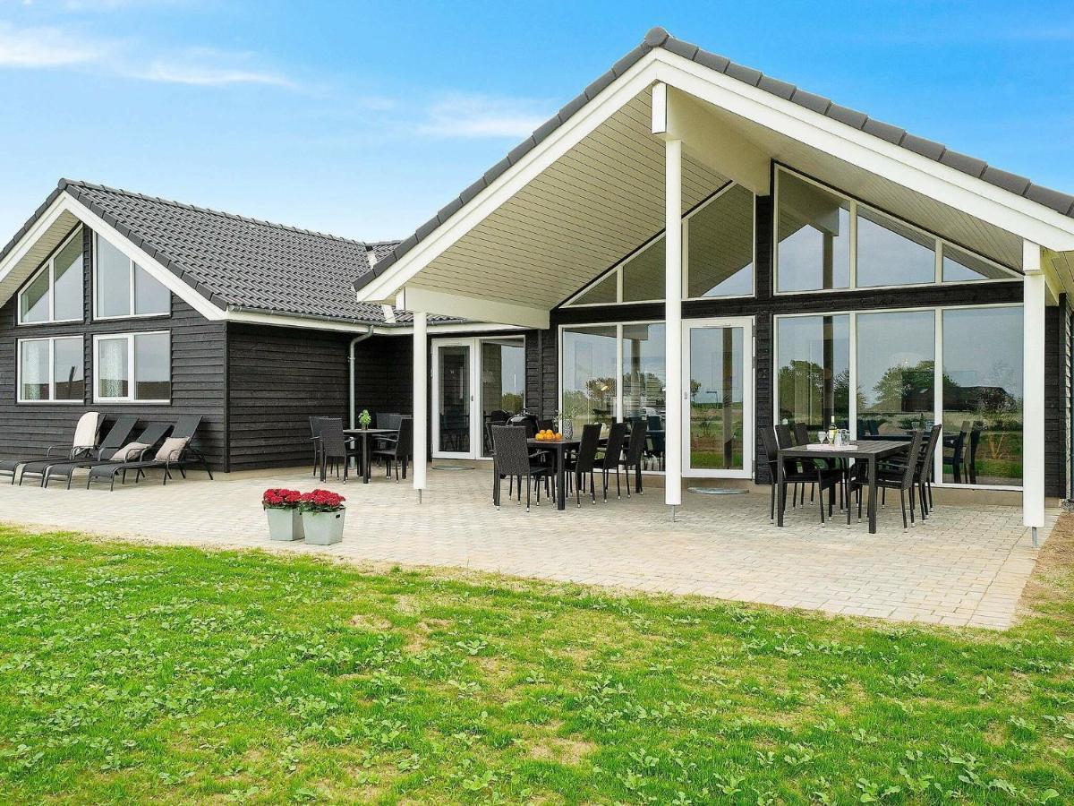 18 Person Holiday Home In Bogense Exteriör bild